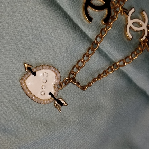 ❤️Vintage Coco Chanel Necklace - Picture 4 of 11